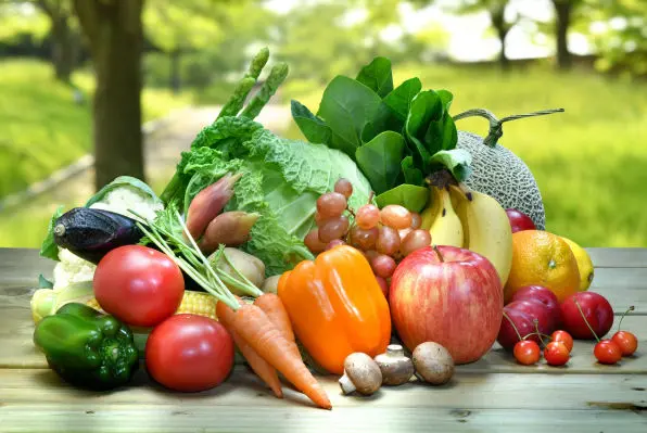 Frutas y verduras frescas listas para conectar con sus mercados.
